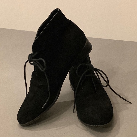 Steve Madden Black Suede Desert Boot Size 9-1/2M - Picture 1 of 11